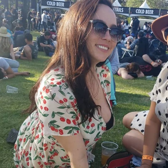 Meet your Posher, Malaina ! - Picture 1 of 3